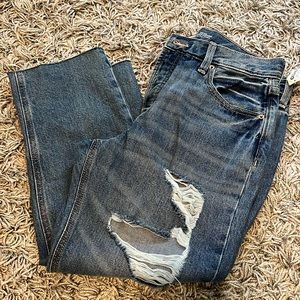*NWT* Old Navy Distressed Straight Leg Jean, Petite